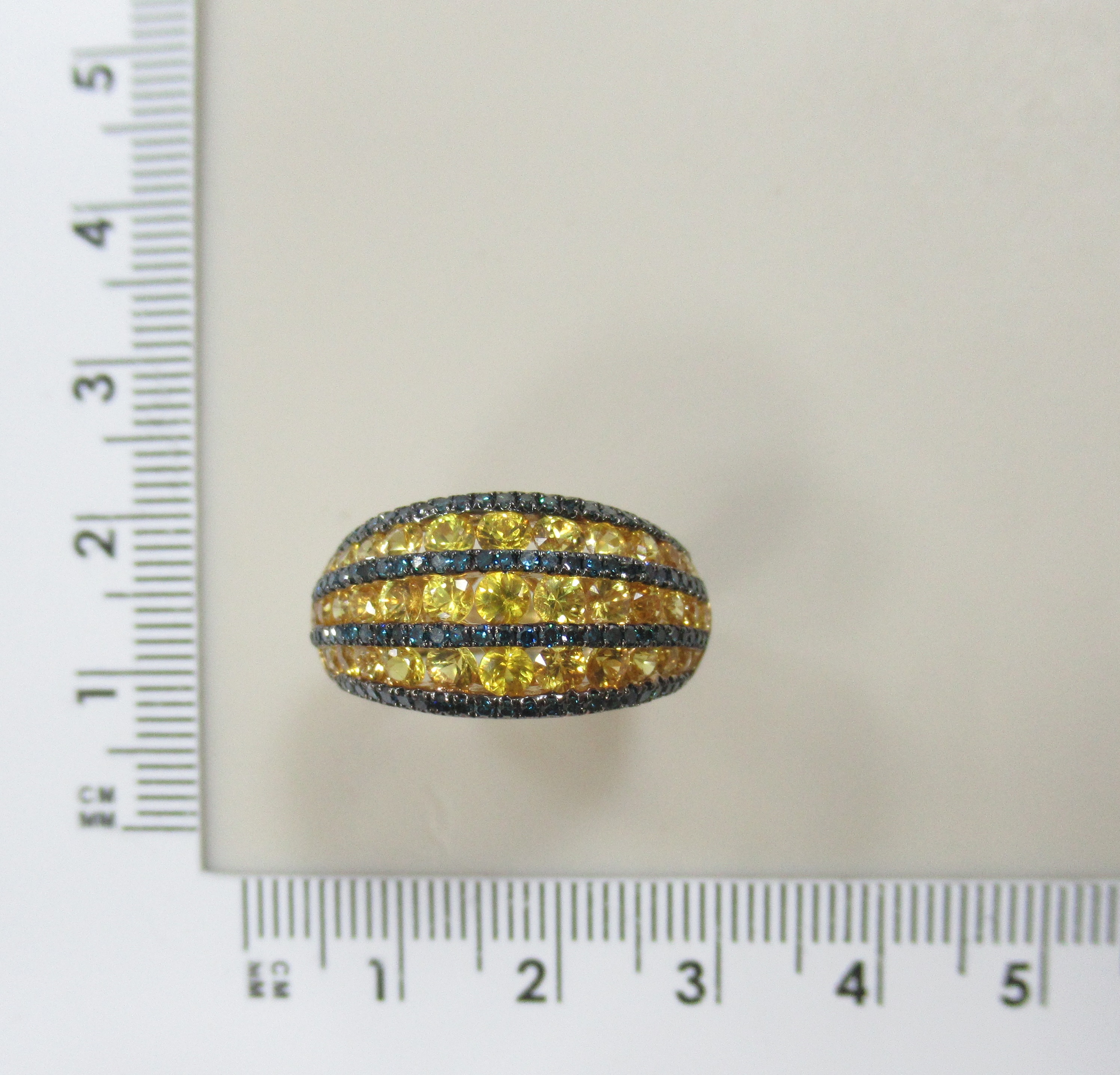 Кольцо из желтого золота с желтыми сапфирами